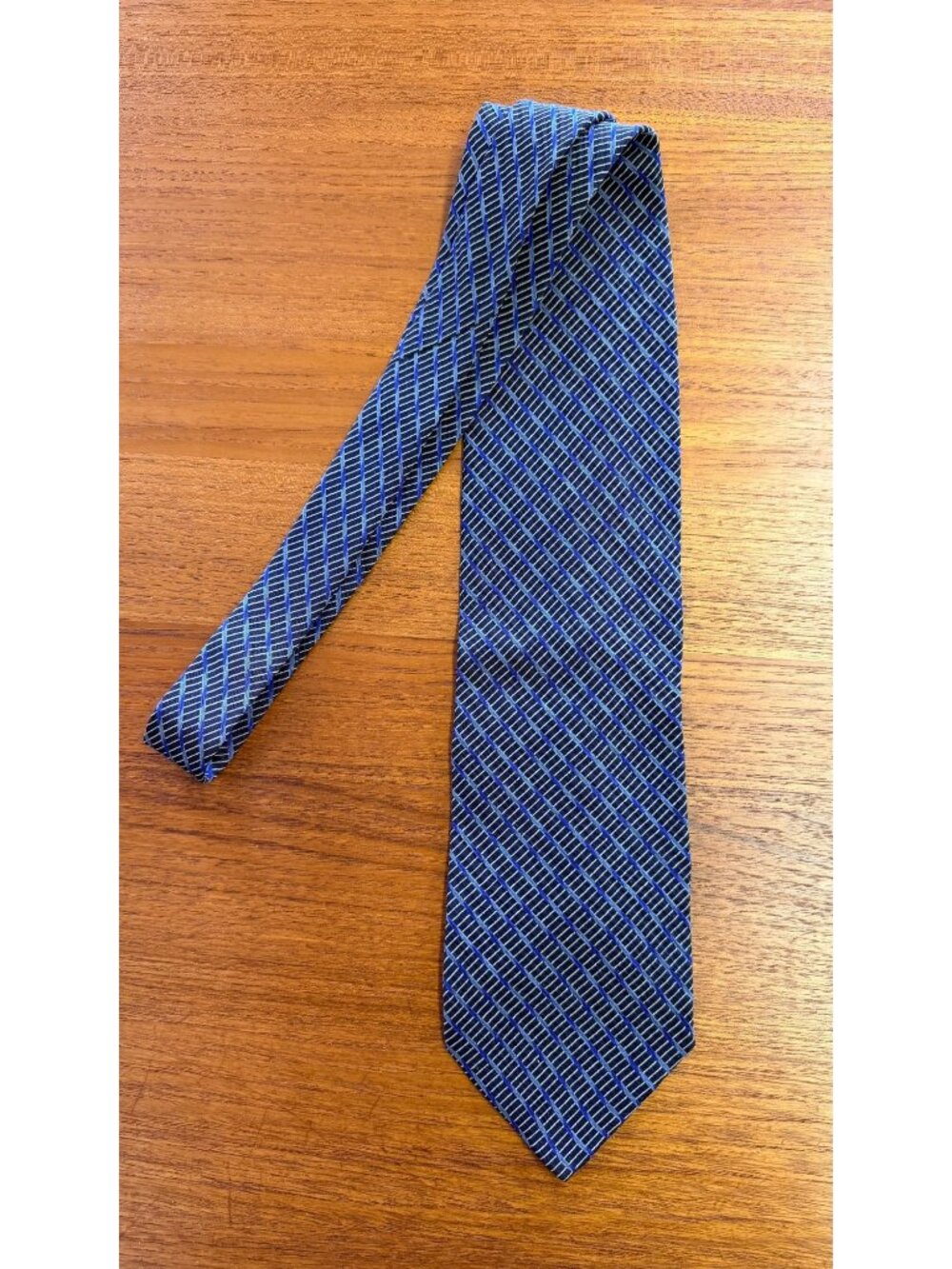 Giorgio Armani Cravatte Blue & Black Striped 100% Silk Neck Tie Made In Italy